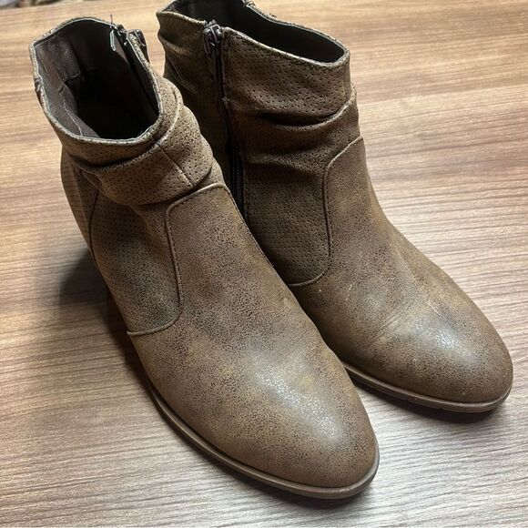 Brown booties - Picture 4 of 8